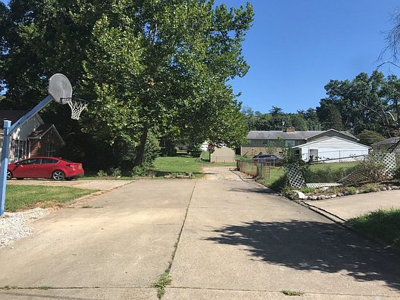 4th image of 4504 Hudson St
