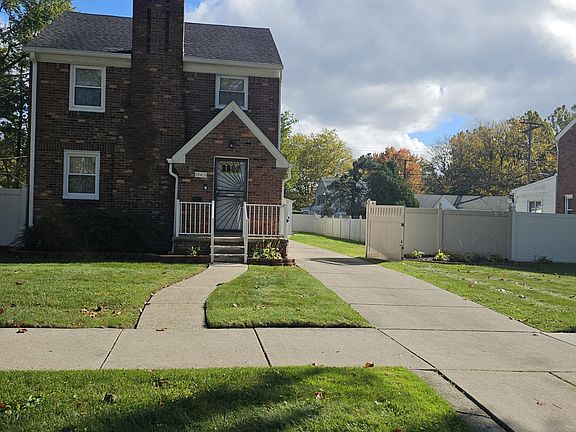 2nd image of 18418 Blackmoor St
