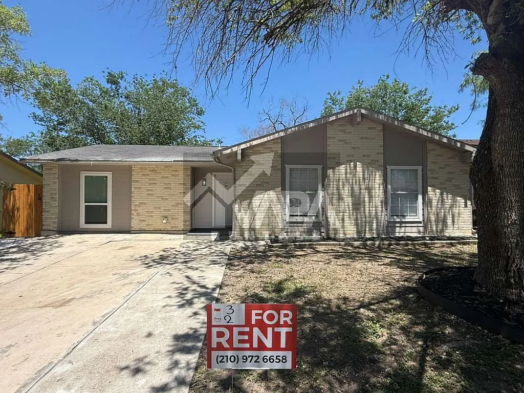 3 bed, 1301 sqft, $1,900 — Photo 2