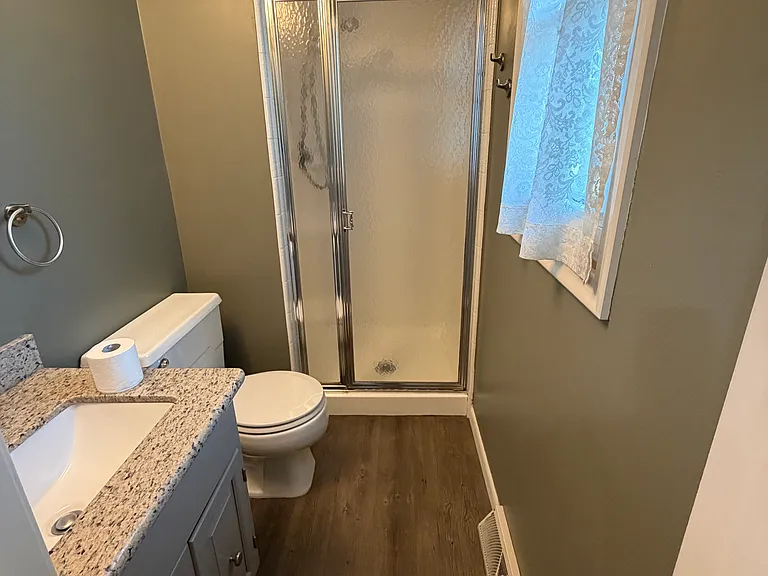 11317 Queens Dr — Photo 6