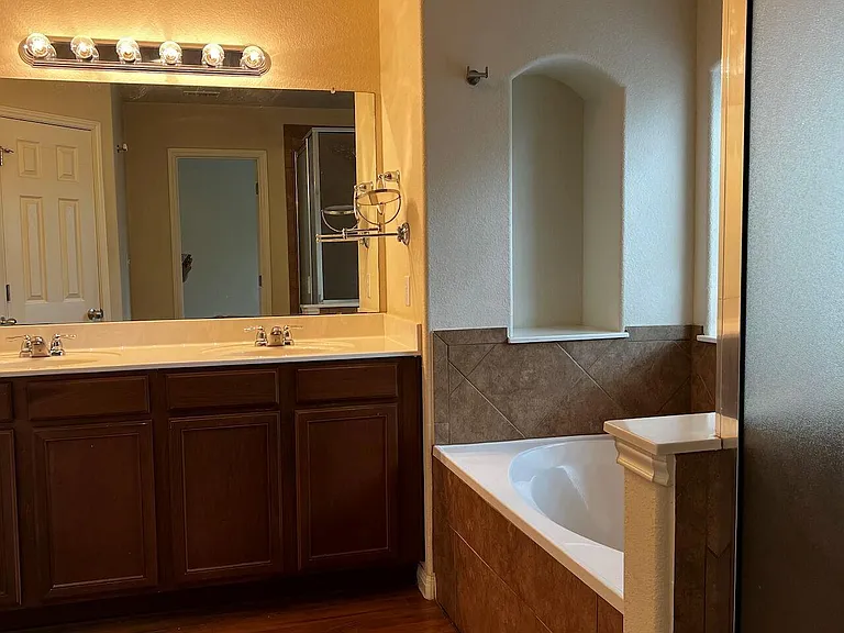 2708 Cottonwood Shores Dr — Photo 28