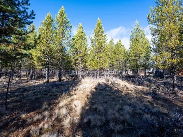4900 Larchwood Dr, La Pine, OR 97739