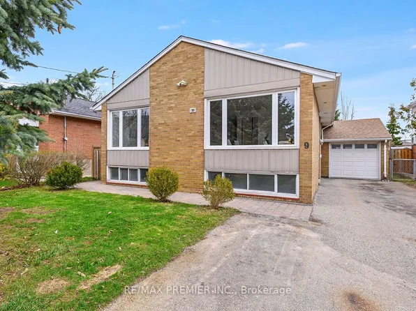 9 Templar Dr, Toronto, ON M9R 3C6