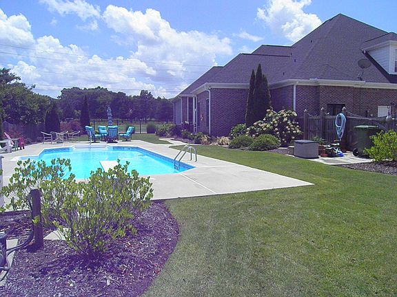 Pool/Backyard