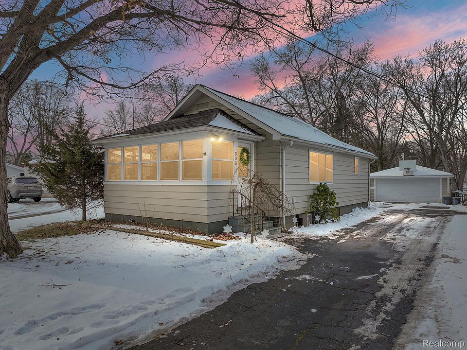1st image of 306 Oakmont