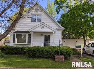 917 E Esther St, Taylorville, IL