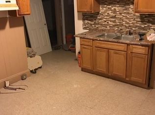 14 Woodlawn St #1, Springfield, MA 01108