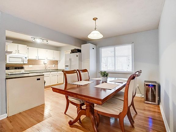 3rd image of 6098 Morningside Dr
