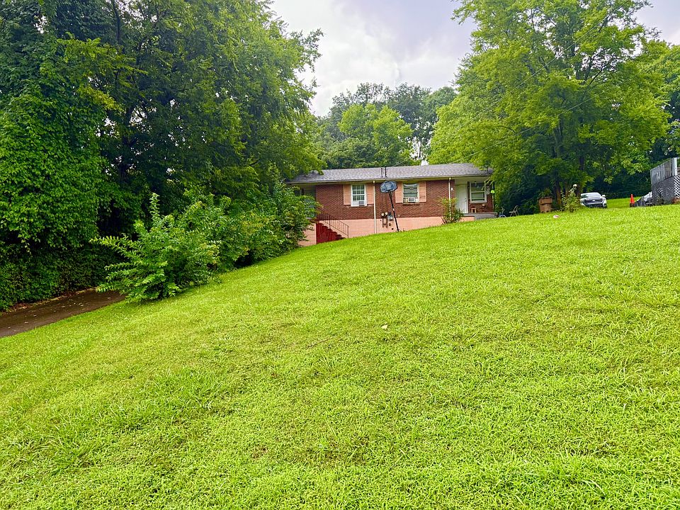 2nd image of 320 Foxglove Dr