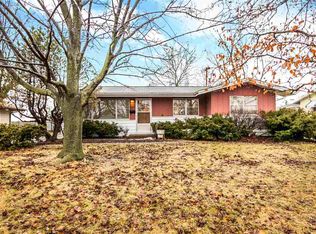 2013 W Daytona Dr, Peoria, IL 61614