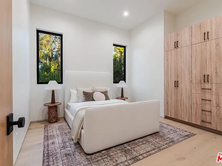 5064 Encino Ave — Photo 41