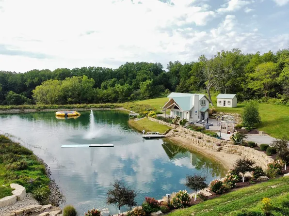 163 E Hoffman Rd, Elizabeth, IL 61028