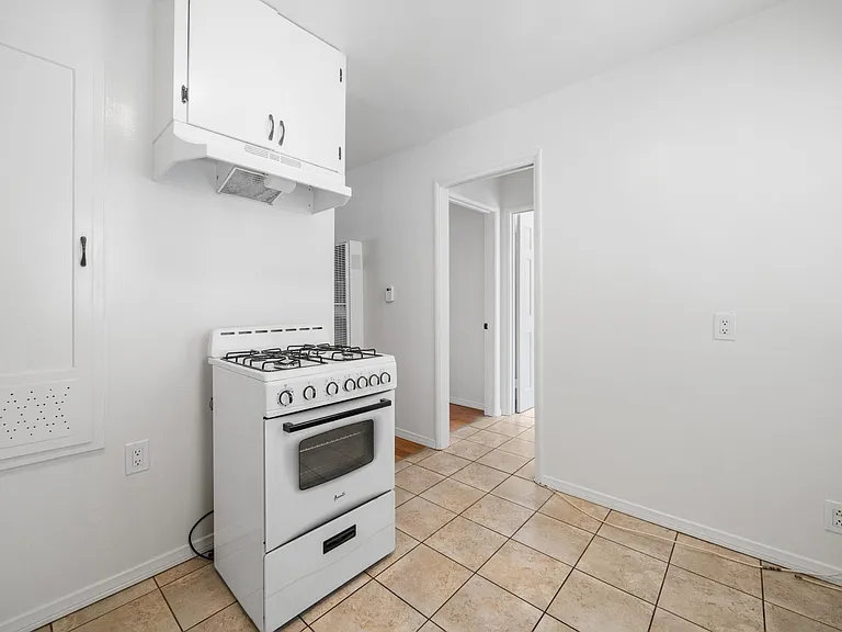 11958 Rochester Ave #11958 — Photo 6