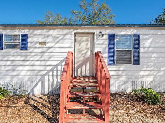 4th image of 4451 Goldfinch Way