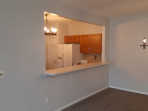 5th image of 45694 Warwick Dr #28