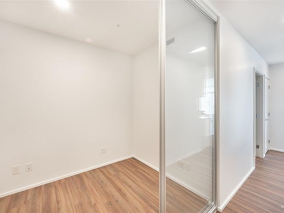 4th image of 4650 Brentwood Blvd #3607