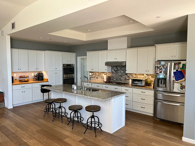 375 Mads Pl — Photo 9