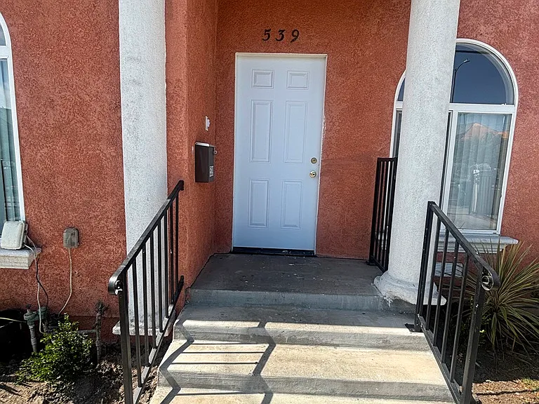 539 W 54th St — Photo 2