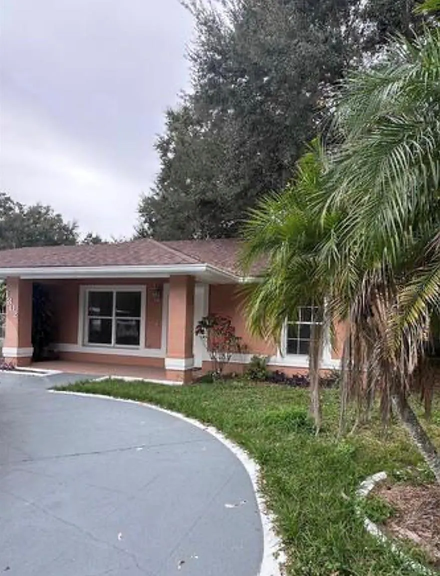2 bed, 1.0 bath, 950 sqft, $1,399 — Photo 1