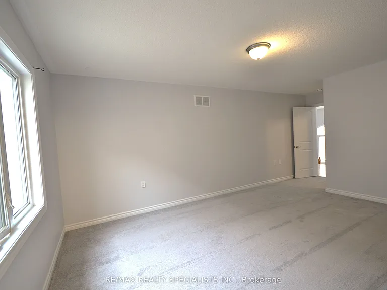 74 Dotchson Ave — Photo 32