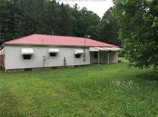 4268 Ashford Nellis Rd, Ashford, WV 25009