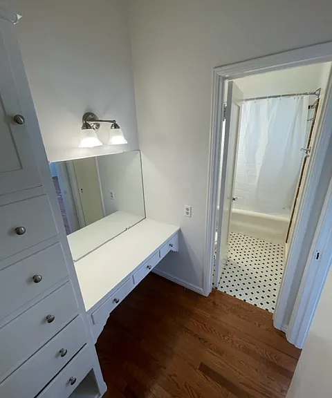 Dressing area with sit down desk/makeup area 203