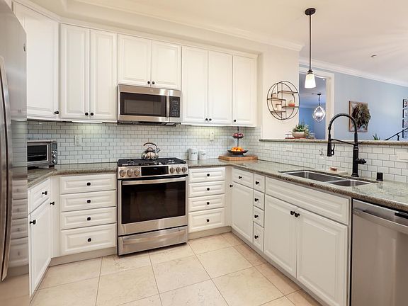 3rd image of 2881 Meridian Ave Unit 220