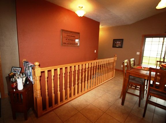 4th image of 1009 Rosewood Dr