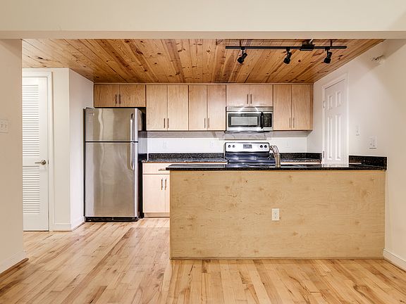 3rd image of 10 W Broad St APT 101