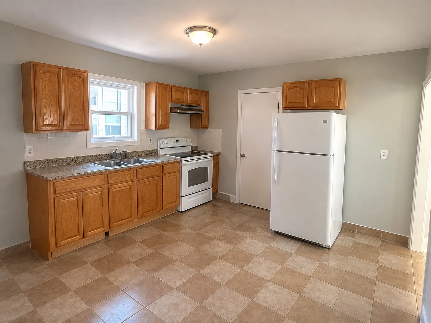 2 bed, 900 sqft, $1,500 — Photo 2