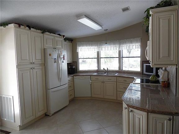 4th image of 394 Harbor Isles Dr