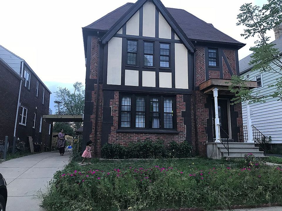2nd image of 152 E Morris Ave