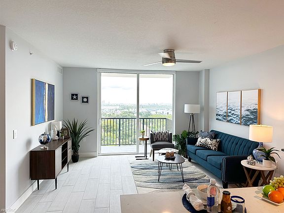 SEAVIEW LIVING ROOM