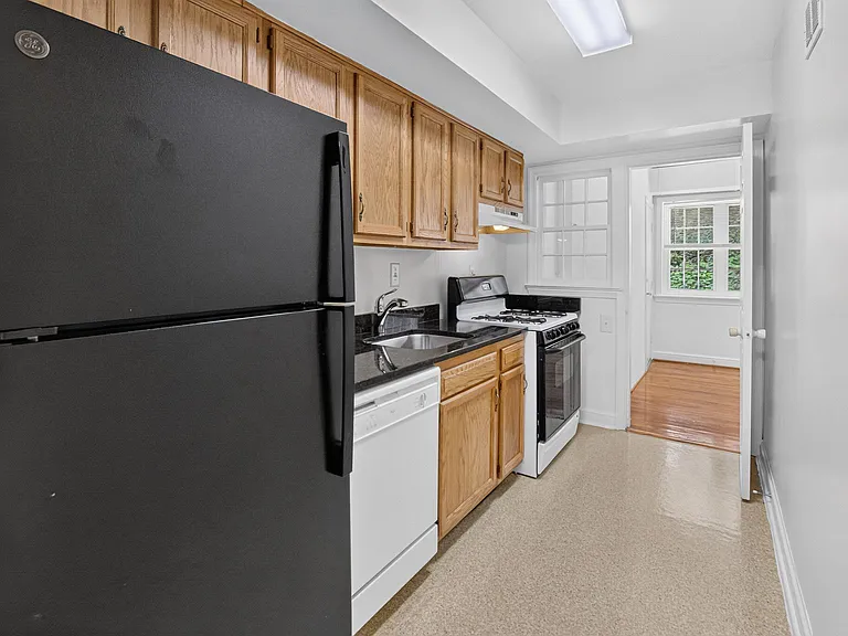 7812 Tilbury St #14 — Photo 8