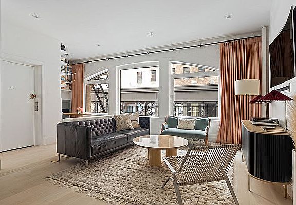 3rd image of 133 Mercer St Floor 2