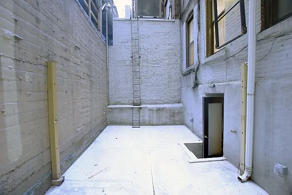 Rented by REAL New York | media 16