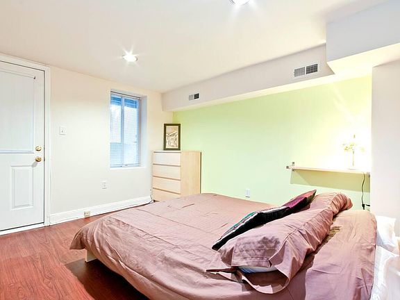 Bedroom with access to the backyard.