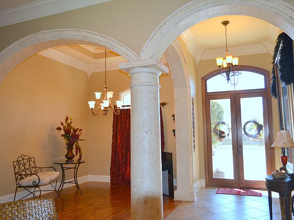 Foyer/Formal dining