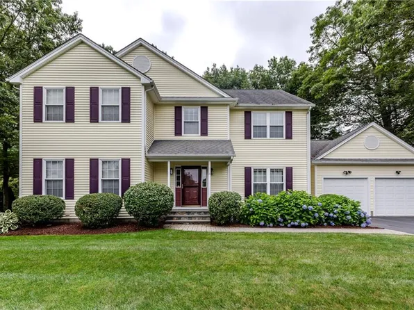 11 Raven Cir, Cranston, RI 02921