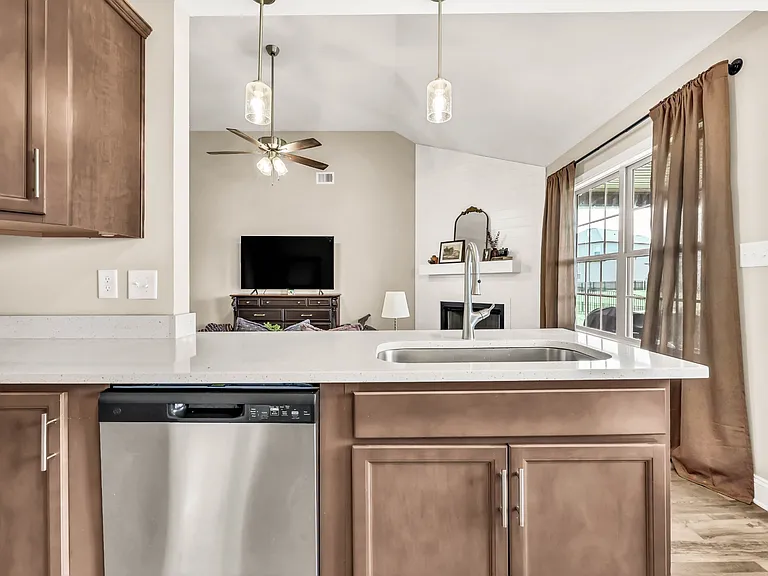 516 Castle Pinckney Ln — Photo 12