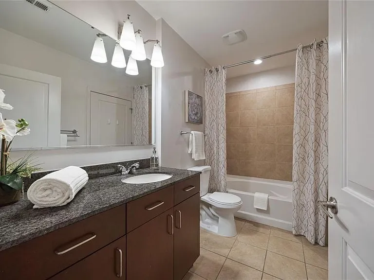 44 Peachtree Pl #428 — Photo 10