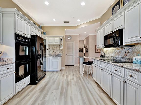 5th image of 5983 SE Glen Eagle Way