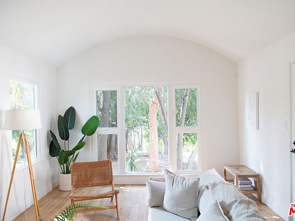4th image of 2241 Carlyle Pl