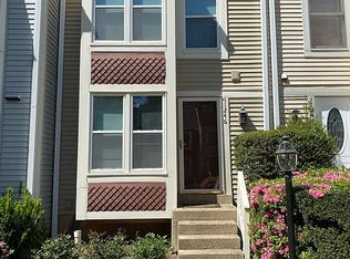 11246 Silentwood Ln, Reston, VA 20191