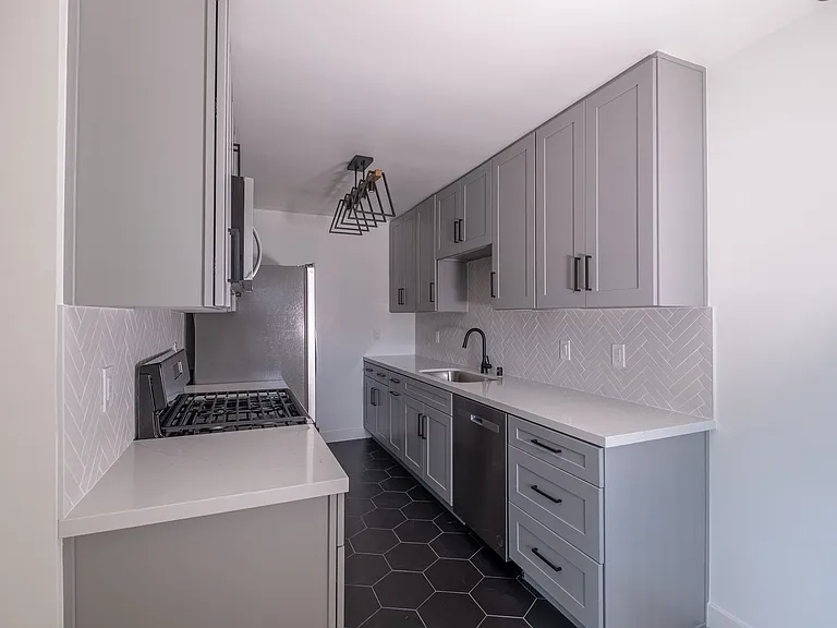 17901 Crenshaw Blvd Residences — Photo 20