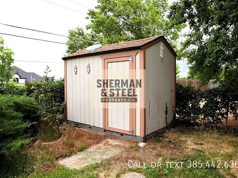 1866 S Davis Blvd — Photo 80