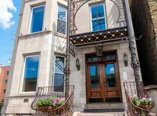 847 W Addison St APT 3R, Chicago, IL 60613