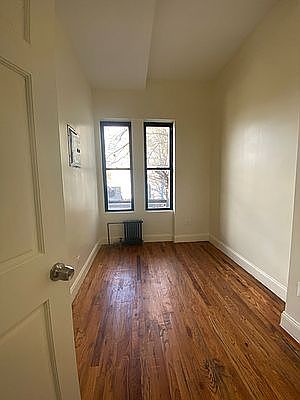 2nd image of 553 Wilson Ave #2R