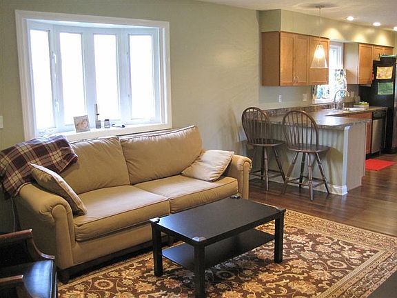 5th image of 110 Frazer Dr
