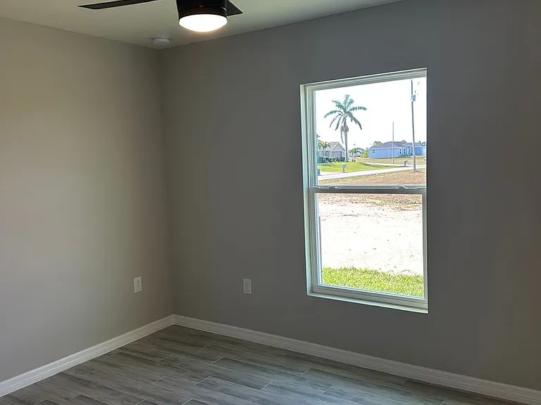 3610 NE 9th Pl — Photo 16